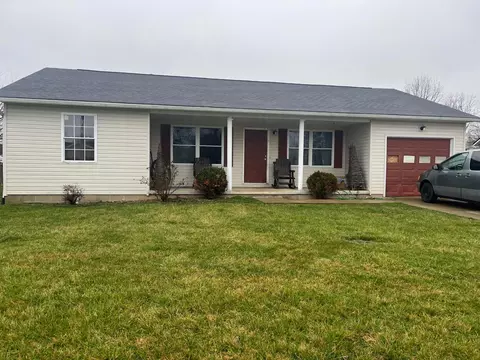 140 Mcdowell St, Bloomingburg, OH 43106