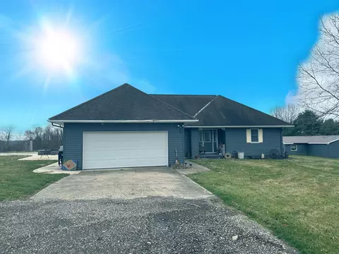 2775 Old Somerset Rd NE, New Lexington, OH 43764