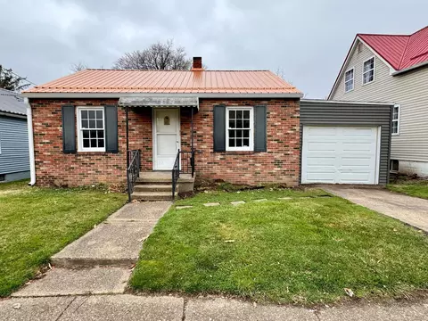 1061 Pine St, Zanesville, OH 43701