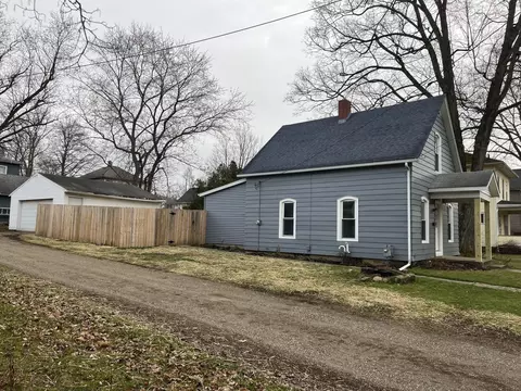 109 E Curtis St, Mount Vernon, OH 43050
