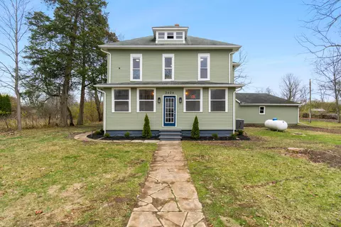 Exterior - 2626 Ridge Rd, Springfield, OH 45502 photo 2 of 7
