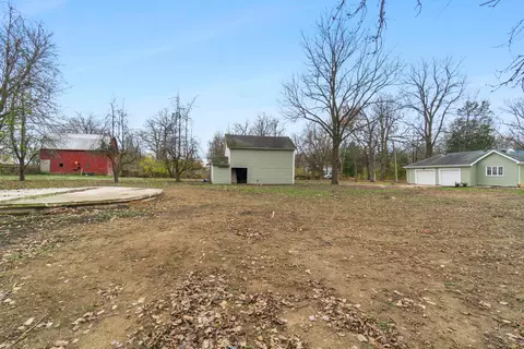 Exterior - 2626 Ridge Rd, Springfield, OH 45502 photo 6 of 7