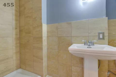 Bath - 453-455 N Yellow Springs St, Springfield, OH 45504 photo 9 of 9