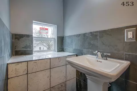 Bath - 453-455 N Yellow Springs St, Springfield, OH 45504 photo 1 of 9