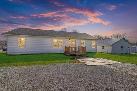 598 Zanesville Ave, Logan, OH 43138