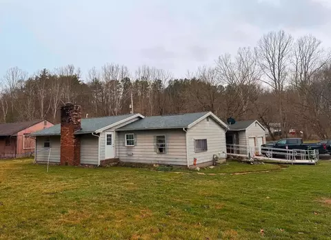 9175 Echo Ln, Athens, OH 45701