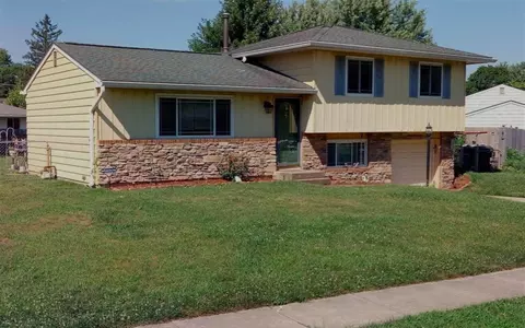 3048 Hill Grove Ave, Columbus, OH 43223