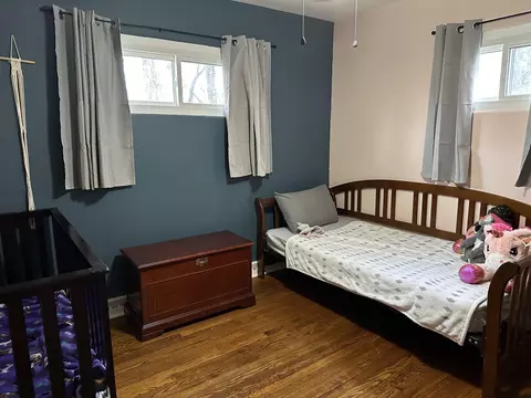 Bedroom - 2943 S Burnett Rd, Springfield, OH 45505 photo 6 of 10