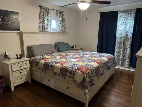 Bedroom - 2943 S Burnett Rd, Springfield, OH 45505 photo 3 of 10