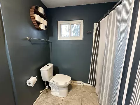 Bath - 2943 S Burnett Rd, Springfield, OH 45505 photo 7 of 7