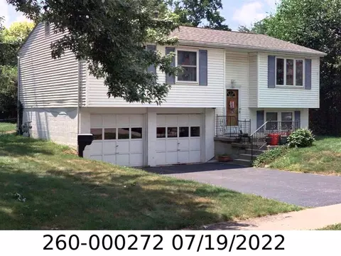 2933 Fleet Rd, Columbus, OH 43232