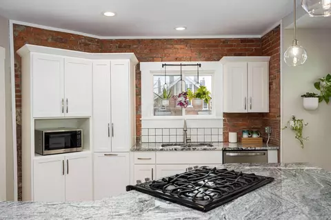 Kitchen - 408 Berkeley Rd, Columbus, OH 43205 photo 2 of 8