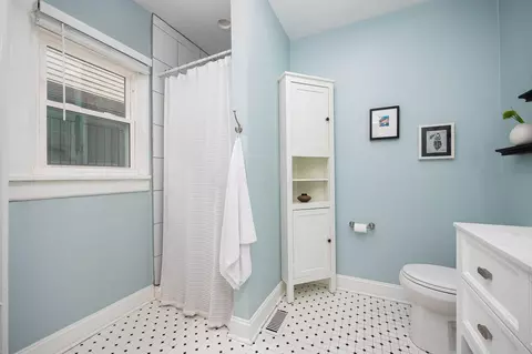 Bath - 408 Berkeley Rd, Columbus, OH 43205 photo 1 of 6