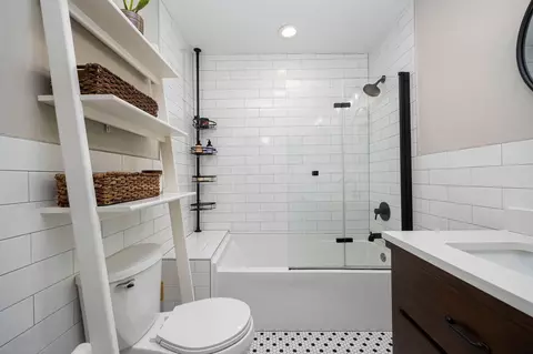 Bath - 408 Berkeley Rd, Columbus, OH 43205 photo 6 of 6