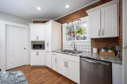 Kitchen - 408 Berkeley Rd, Columbus, OH 43205 photo 3 of 8