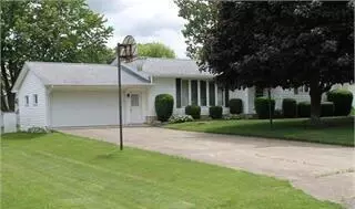 1120 Crestwood Dr, Mansfield, OH 44905