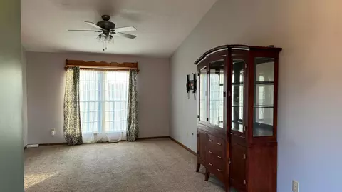 657 Platoon Dr, Galloway, OH 43119 photo 4