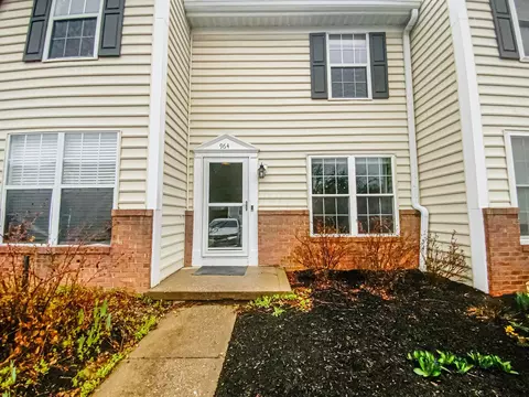 964 Charleston Way Dr #10C, Westerville, OH 43081