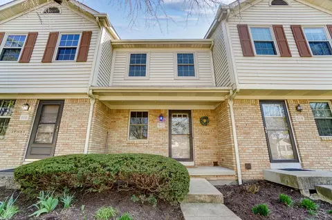 512 Foxtrail Cir W, Westerville, OH 43081