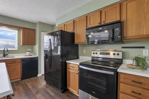 Kitchen - 224 Haystack Ave, Pataskala, OH 43062 photo 2 of 6