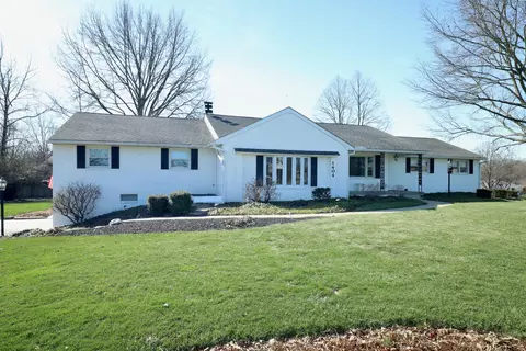 1404 Wheeling Rd NE, Lancaster, OH 43130
