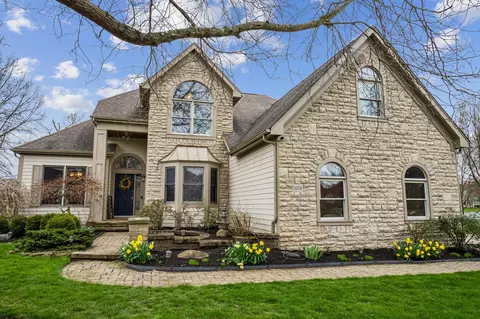 1074 Bayboro Dr, New Albany, OH 43054