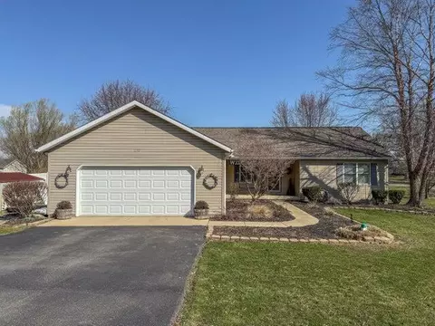 2094 Jadora Dr, Urbana, OH 43078