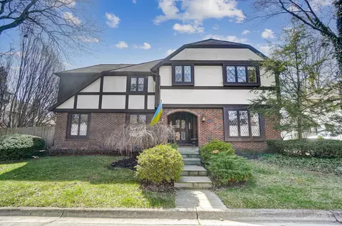 1385 Fountaine Dr, Upper Arlington, OH 43221