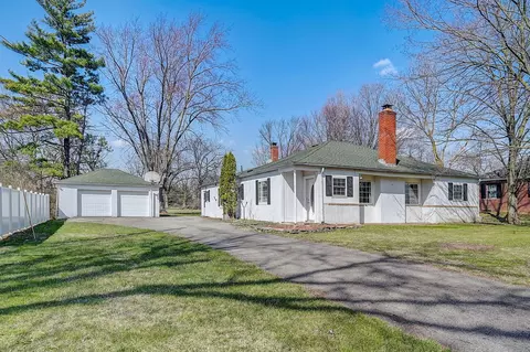 3044 El Paso Dr, Columbus, OH 43204