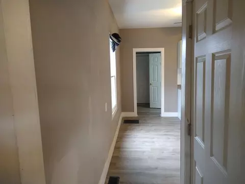 Entry Way - 490-492 E Morrill Ave, Columbus, OH 43207 photo 1 of 2