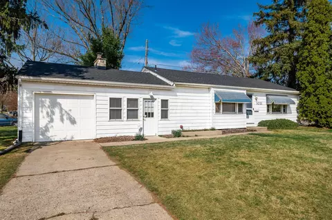 1031 Clayton Dr, Lancaster, OH 43130
