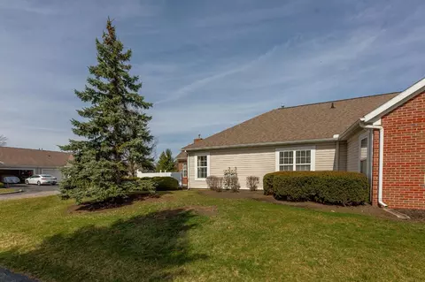 618 Hampton Woods Dr, Marion, OH 43302