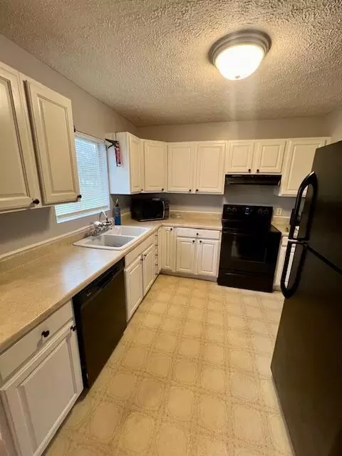 Kitchen - 10 Thacker Ave, Hamden, OH 45634 photo 1 of 2