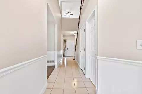 Entry Way - 284 Trail East SW, Pataskala, OH 43062 photo 3 of 6