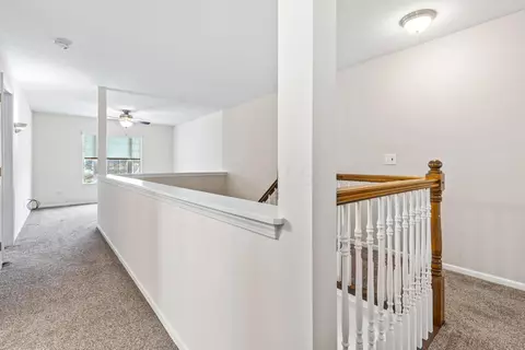 Entry Way - 284 Trail East SW, Pataskala, OH 43062 photo 4 of 6