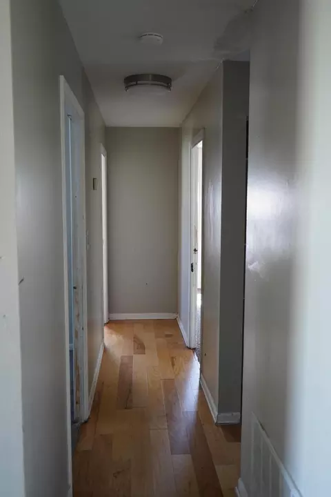 Entry Way - 3375 Niagara St, Cincinnati, OH 45251 photo 3 of 3