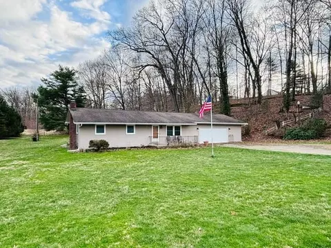 5803 Rock Haven Rd, Newark, OH 43055