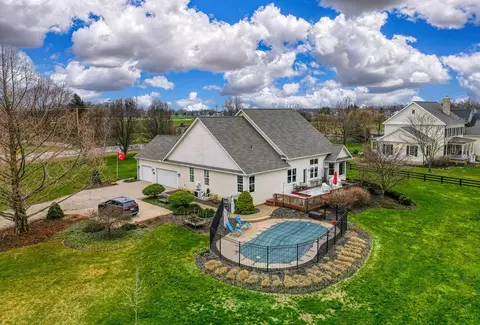 7533 Liberty Rd N, Powell, OH 43065