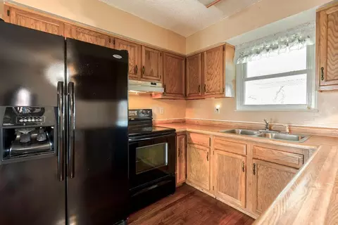 675 E Crest Dr, Heath, OH 43056 photo 8