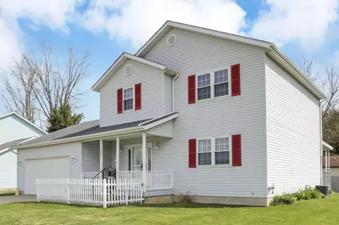 Exterior - 208 Christopher Ct, Hebron, OH 43025 photo 3 of 17