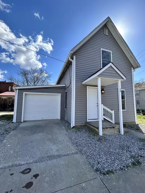 20 S Buckeye St, Crooksville, OH 43731