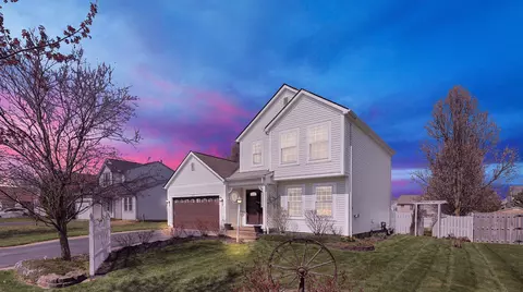 365 Eddington Dr, Pataskala, OH 43062