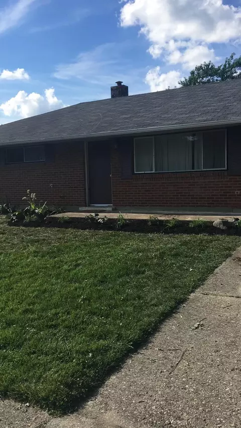 5581 Shady Oak St, Dayton, OH 45424