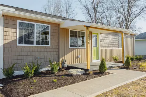 738 Stockbridge Rd, Columbus, OH 43207