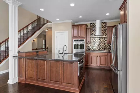 Kitchen - 6737 Vineyard Haven Loop, Dublin, OH 43016 photo 4 of 6