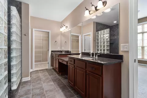 Bath - 6737 Vineyard Haven Loop, Dublin, OH 43016 photo 2 of 5