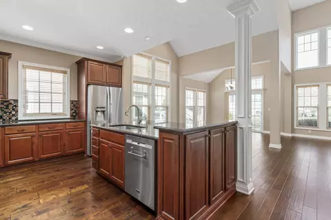 Kitchen - 6737 Vineyard Haven Loop, Dublin, OH 43016 photo 2 of 6