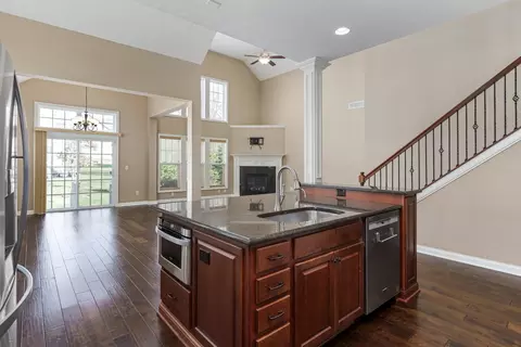 Kitchen - 6737 Vineyard Haven Loop, Dublin, OH 43016 photo 6 of 6