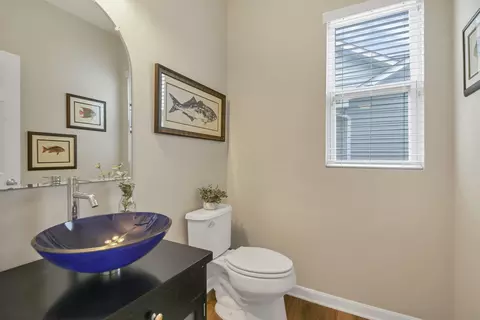 Bath - 4938 Farview Rd, Columbus, OH 43231 photo 4 of 8
