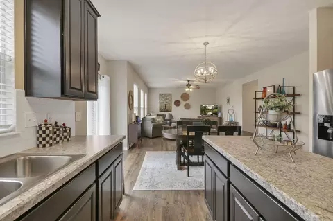 Kitchen - 4938 Farview Rd, Columbus, OH 43231 photo 3 of 6